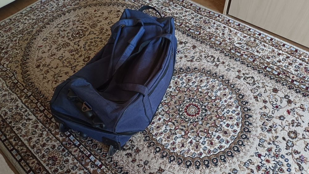 Продам дорожную сумку.