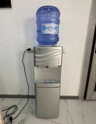 Кулер для воды .