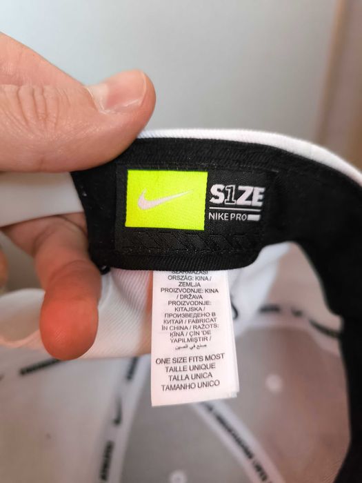 Спортна шапка NIKE Pro