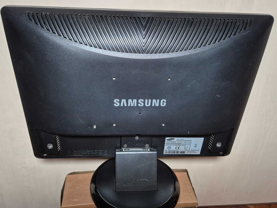 Монитор Samsung SyncMaster 206bw