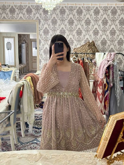 Женская одежда платье