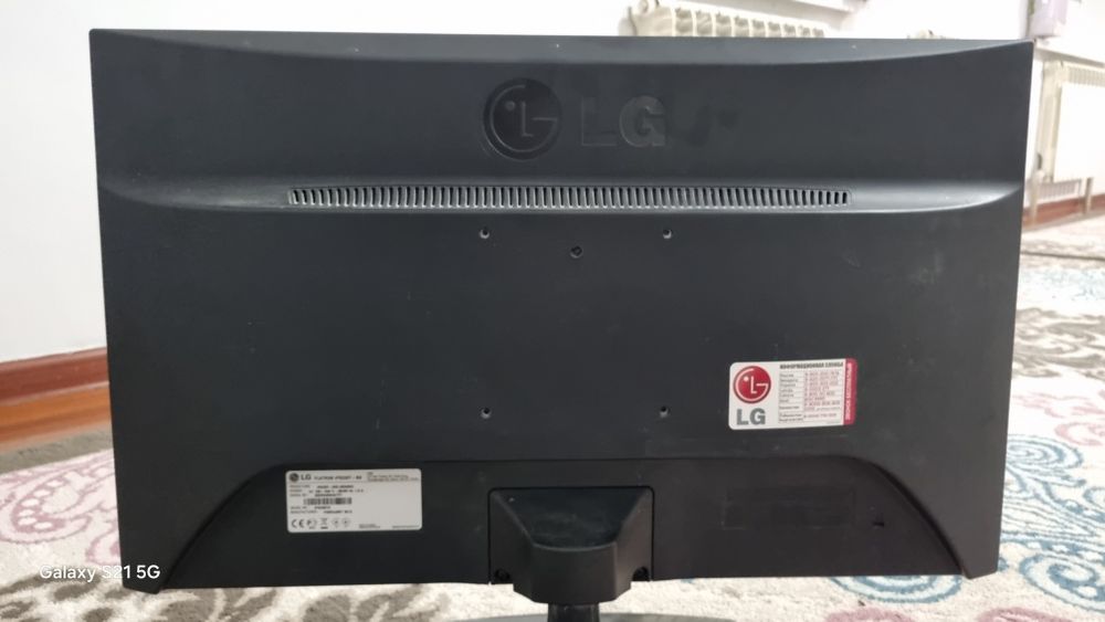 Монитор LG Flatron IPS235 (23", IPS, Full HD)
