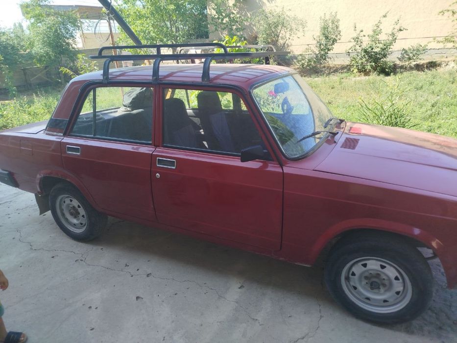 Vaz 2107 sotiladi