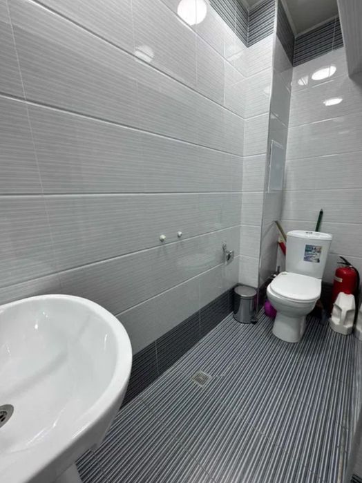 Продаётся нежилое коммерческое помещение с готовым арендатором (AX)