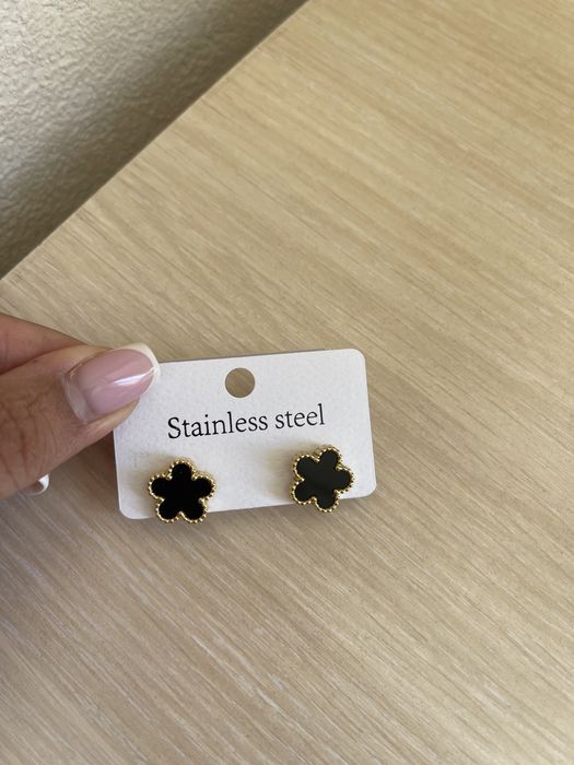 Обеци и гривни и колиета с детелини по модел на Van Cleef