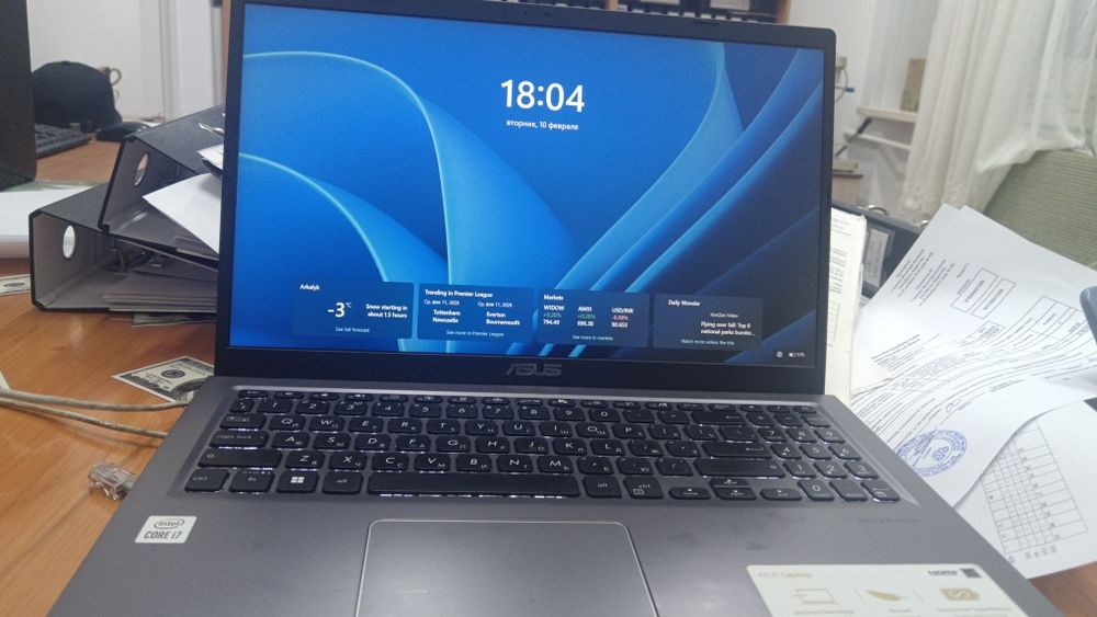 Ноутбук ASUS в хорошем состоянии