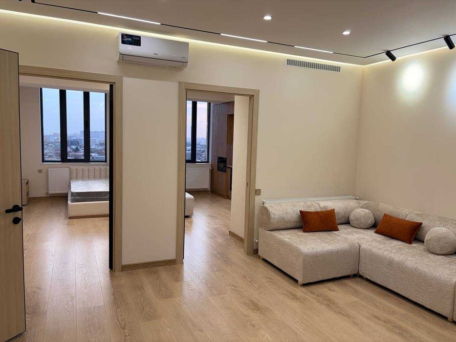 Сдам в аренду новую 3х комнатную квартиру в центре