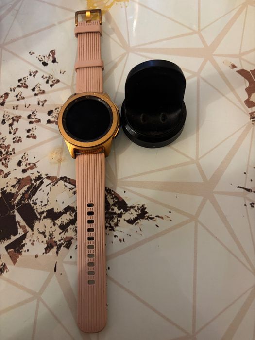 Samsung Galaxy Watch 42mm Rose Gold – Почти нов!