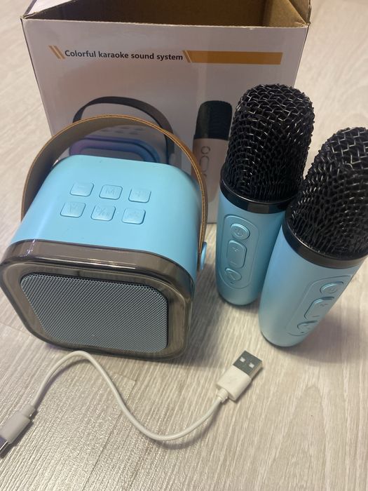 Караоке тонколонка с два безжични микрофона