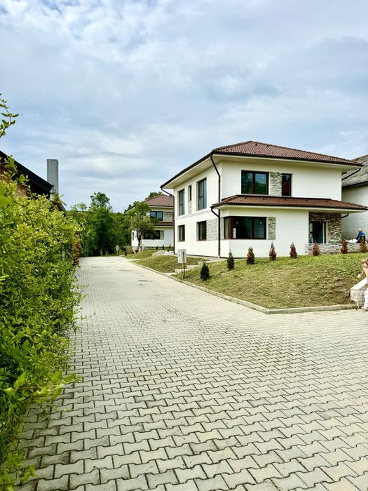 COMISION “0”Case unifamiliale in miniansamblu de 3 case! 275000€