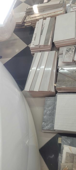 Кафель отдам даром