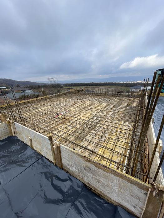 Firma de constructii (case,garduri,acoperisuri,terase,structuri, fundatii)