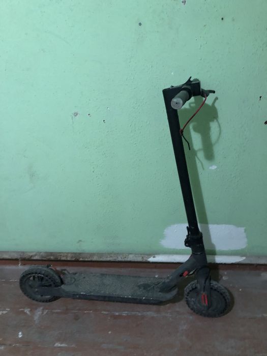 Продам электро самокат mi 365