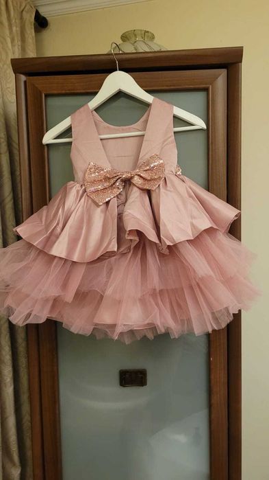 НОВОЕ, нарядное  платье для девочки