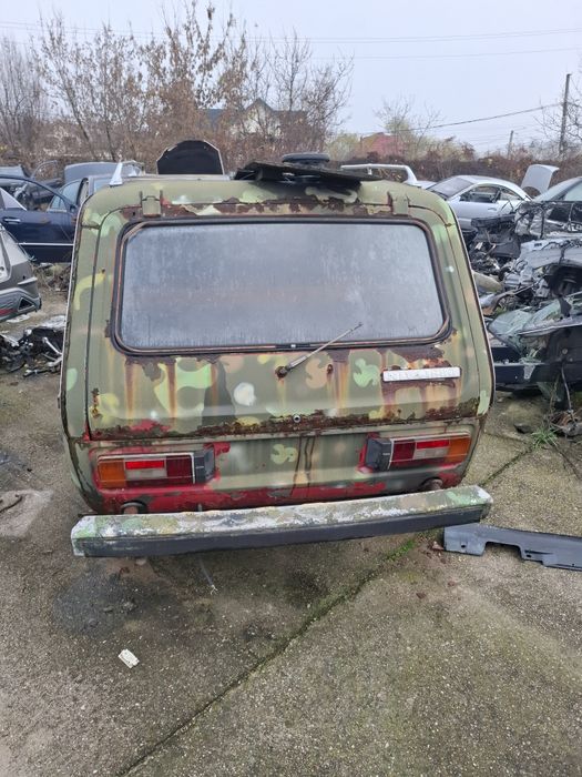 Dezmembrez Lada Niva 1600/bara lata Lada niva /usa Lada niva