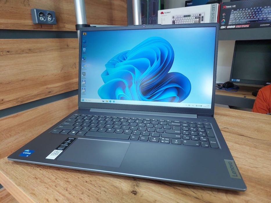 Lenovo Gaming protsessorga ega Noutbuk 

Holati yaxshi ishlashi z
