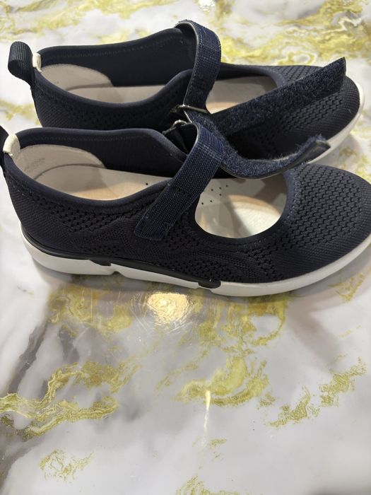 Продам туфли на девочку