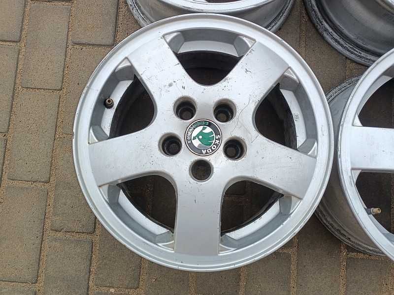 Продам оригинальные легкосплавные диски на Skoda Fabia