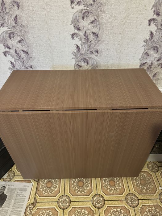 Продам стол книжка
