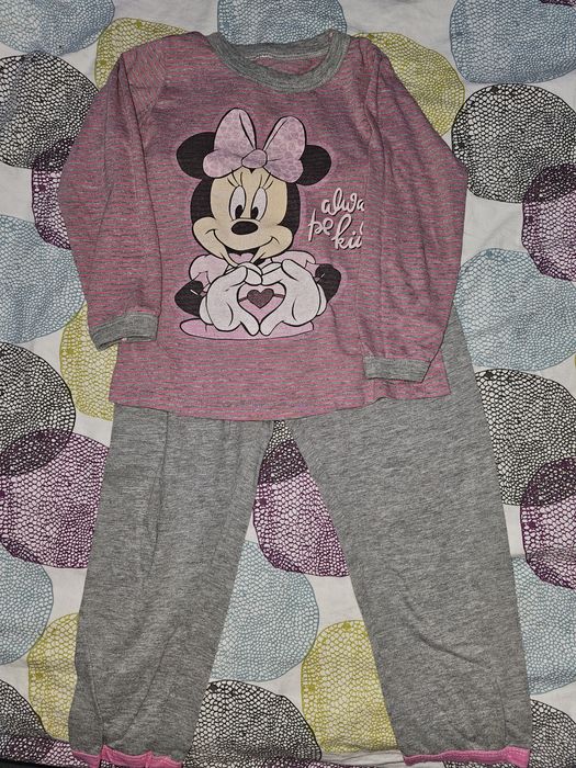 Много дрешки за момиче размер 104/110