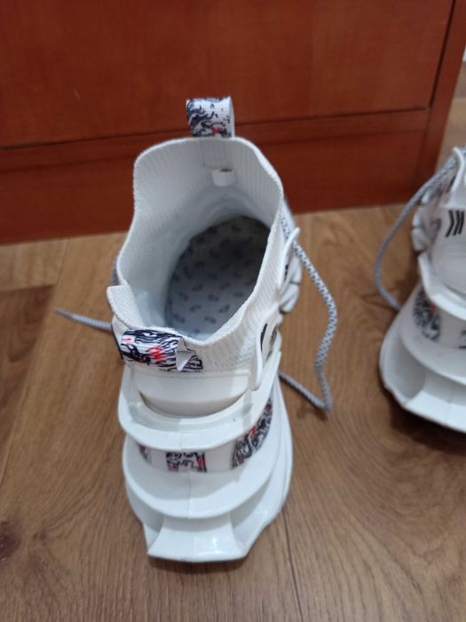 Маратонки. 43 номер