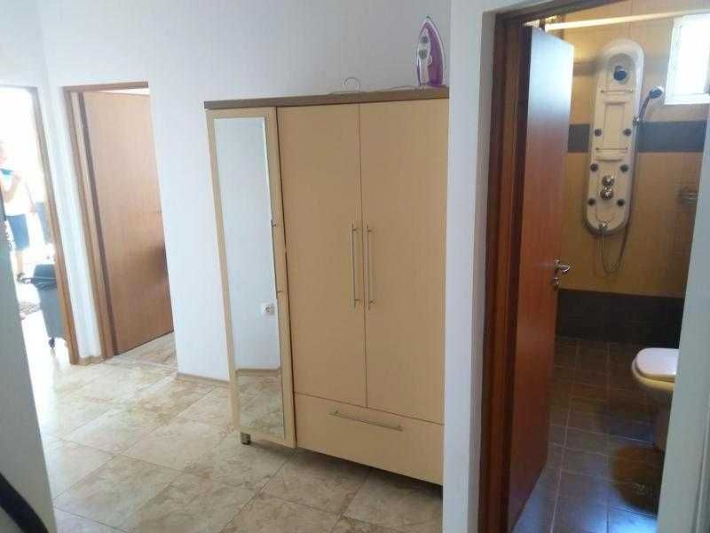 Дава се под наем Двустаен апартамент в Бургас, Център - 45 кв.м за 408 € - Снимка #3