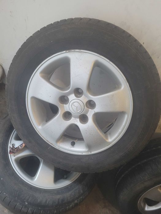 Продажба на гуми и други неща