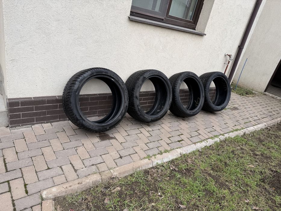 Vand anvelope de iarna Pirelli Scorpion - 2 marimi -