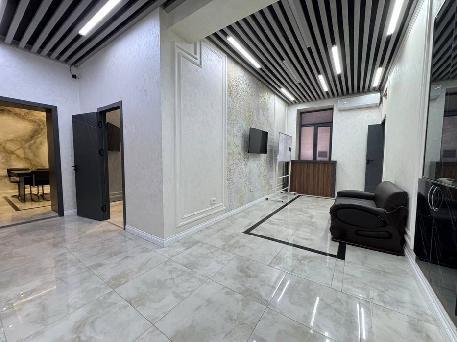 Сдаётся Евро Офис 130кв.м ул.Аския ор.БТИ Яккасарайский район