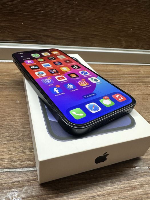 Продавам Iphone 12