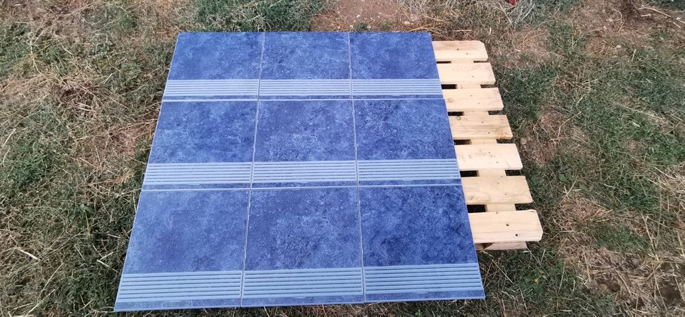 Gresie scara sau treapta albastra 33x33cm placa Leonardo