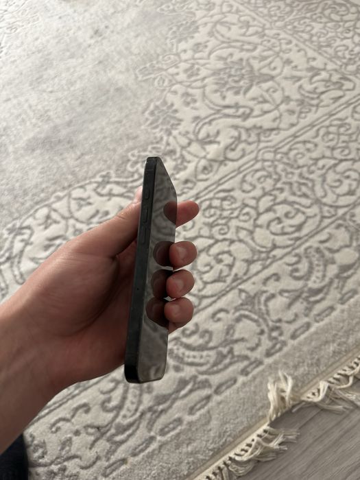 Продам Iphone 16 pro