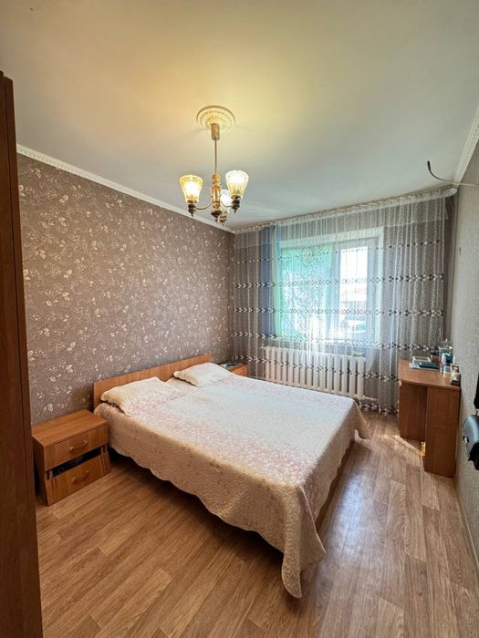 Продам 4 комнатную квартиру