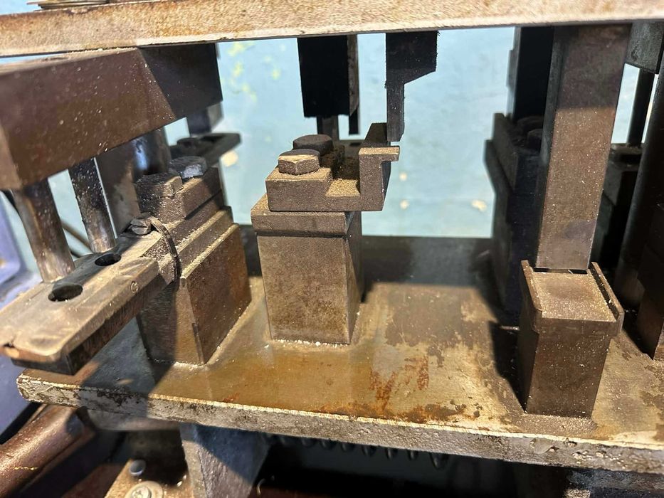 Ръчна десктоп преса (щанца) за метал / Масивна настолна машина