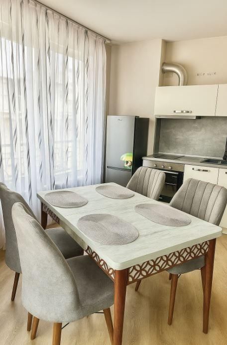 Дава се под наем Тристаен апартамент в Варна, Център - 72 кв.м за 600 € - Снимка #1