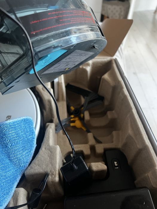 Прахосмукачка робот Amxea E30