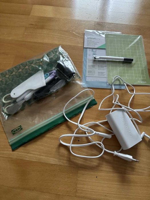 Режещ плотер Cricut Joy с аксесоари