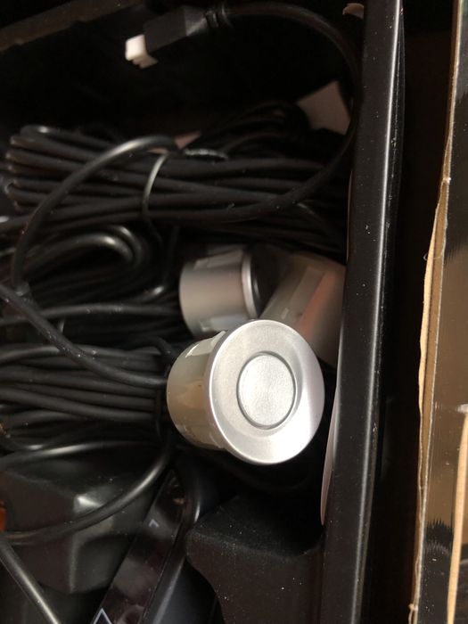 парктроник черен бял и светло сив