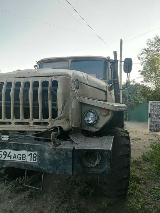 Урал лесовоз 1984 года