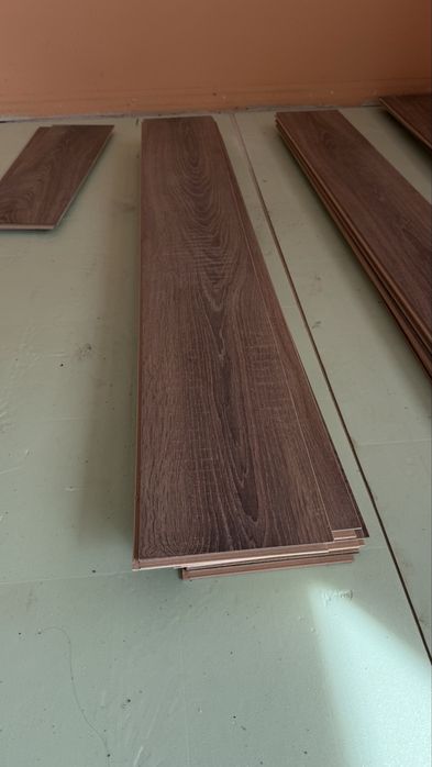 Продам ламинат