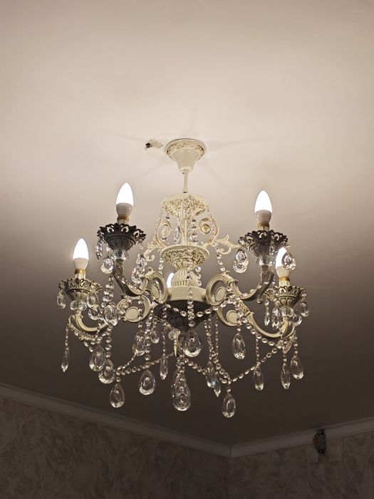 Люстра красивая новая