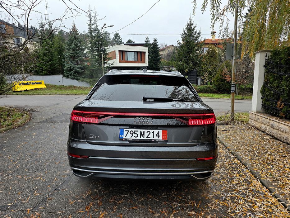 Продавам перфектно Audi Q8 3.0 mild hybrid