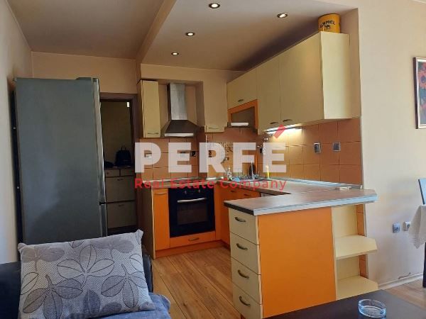 Продава се Тристаен апартамент в Бургас, Възраждане - 72 кв.м за 2175 €/кв.м - Снимка #1