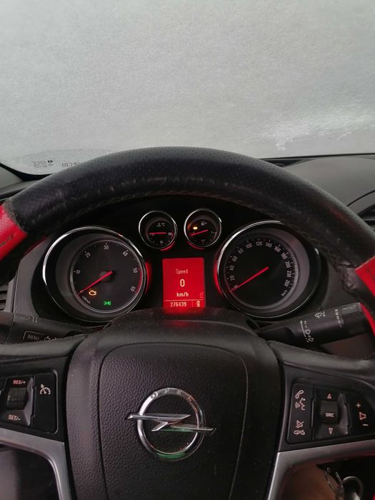 Vând Opel Insignia 2011