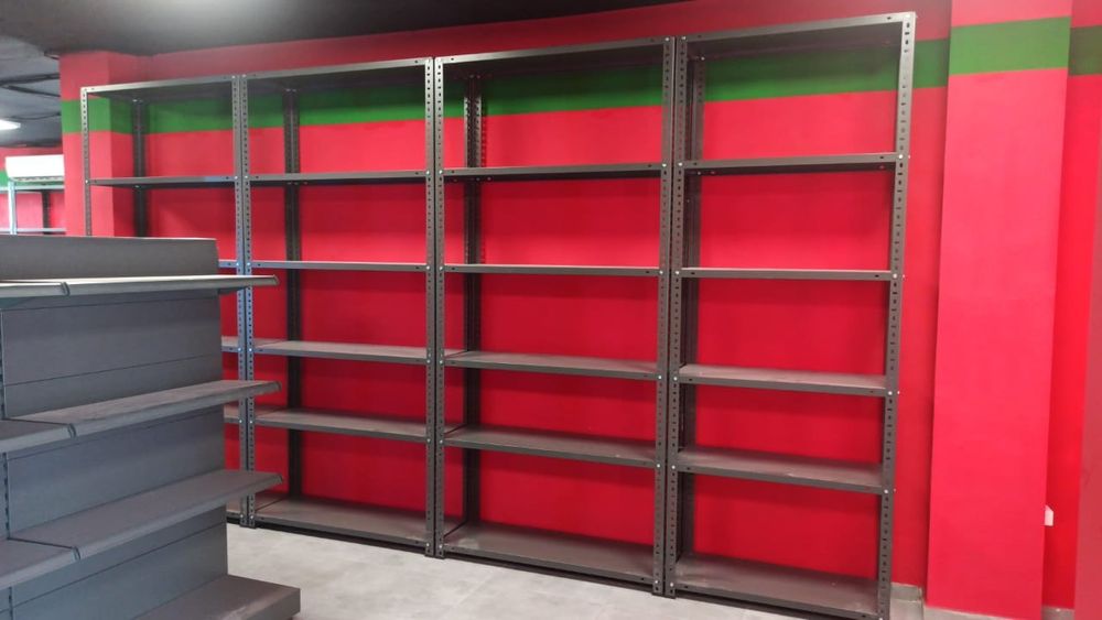 Витрины стеллажи