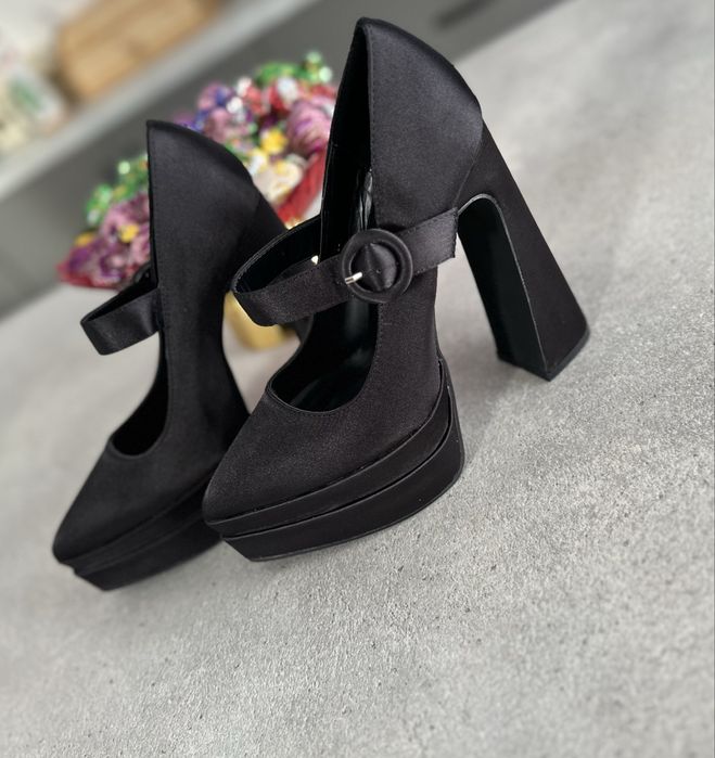 Pantofi noi tip stiletto