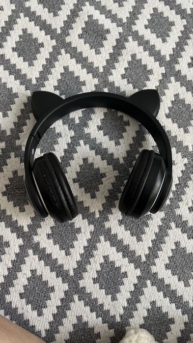 Наушники с ушками котика