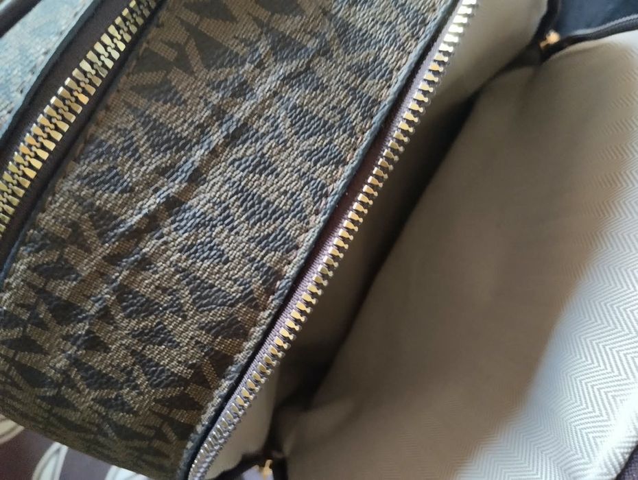 Продаю сумку Michael kors новая