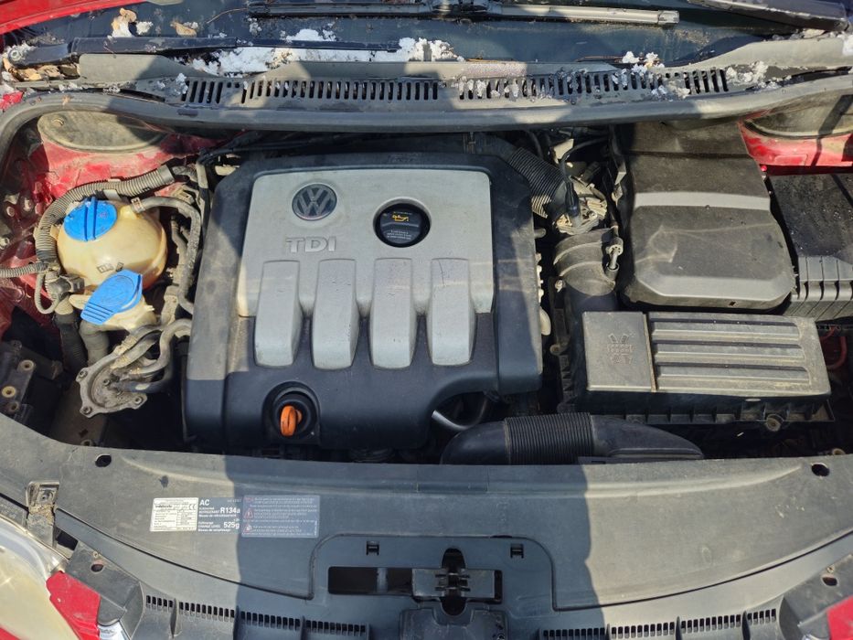 Фолксваген Туаран 2.0 136к.с на части VW Touran 2.0tdi 136 na chasti