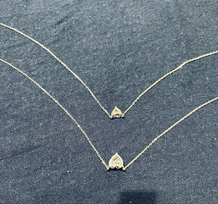 Продавам две сребърни верижки със сърце